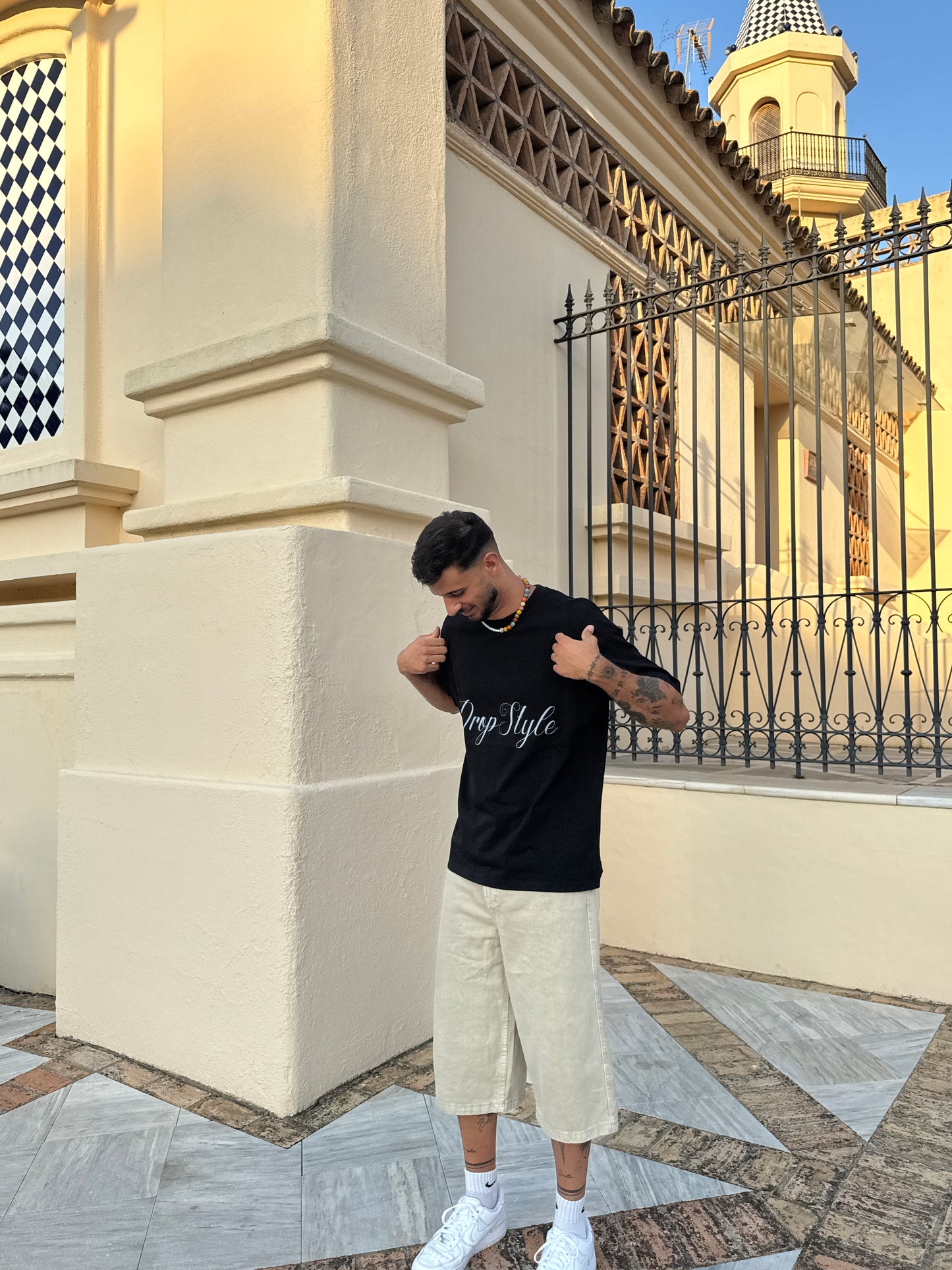 SOCIAL TEE